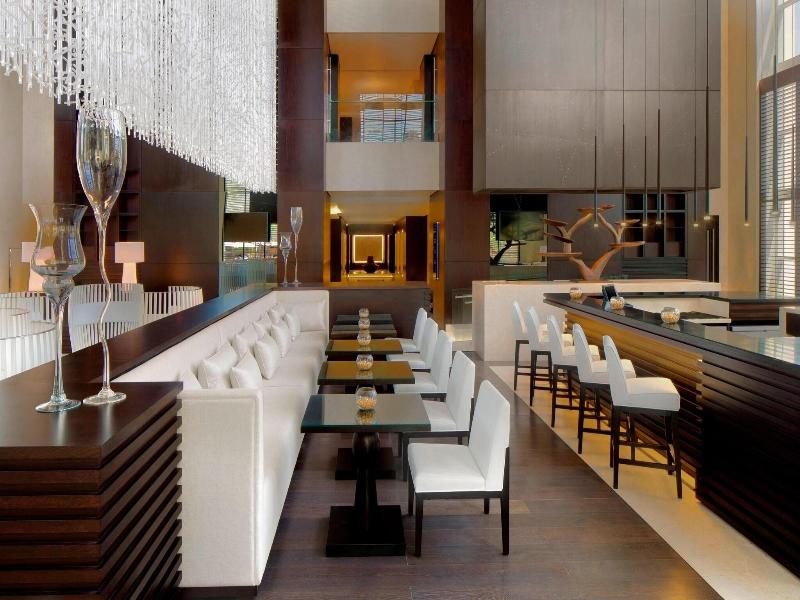 Le Meridien Dubai Hotel & Conference Centre image