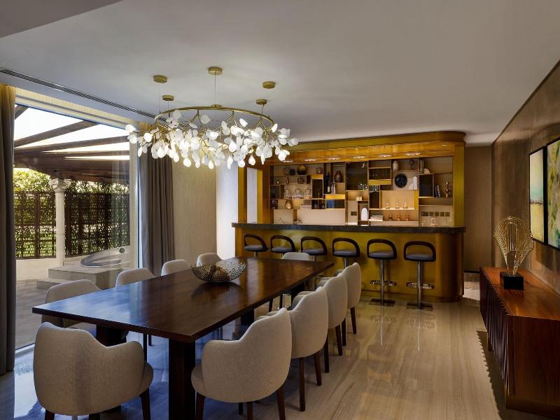 Le Meridien Dubai Hotel & Conference Centre image