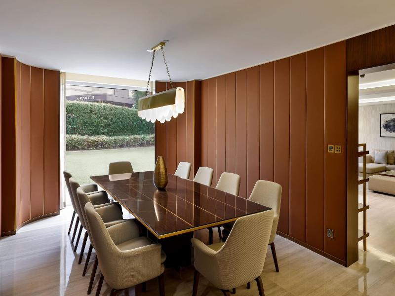 Le Meridien Dubai Hotel & Conference Centre image