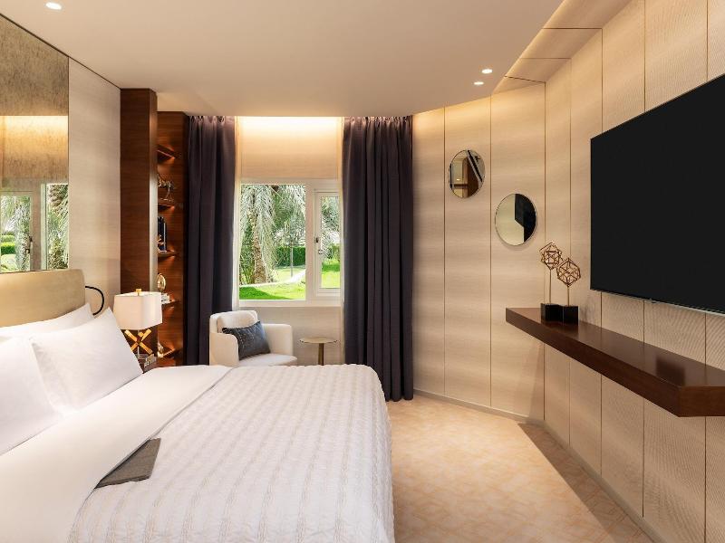 Le Meridien Dubai Hotel & Conference Centre image