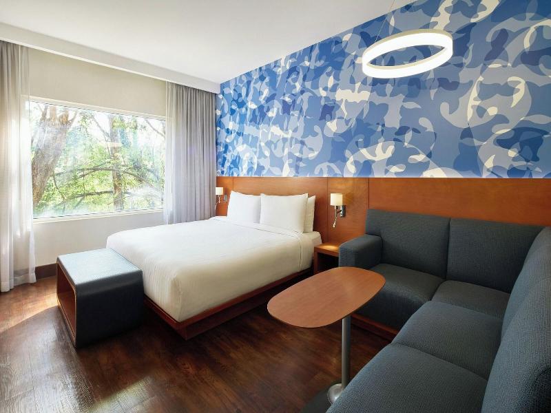Marriott Puebla Hotel Meson del Angel image