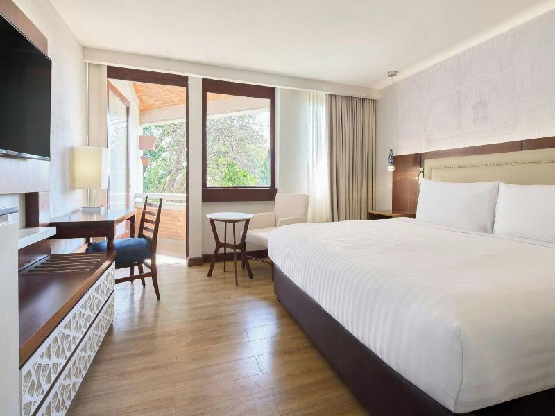 Marriott Puebla Hotel Meson del Angel image