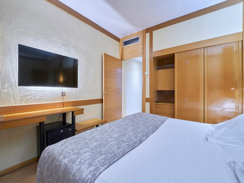 Hotel AR Los Arcos image
