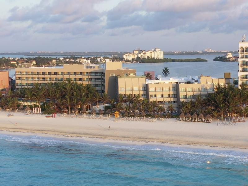 Flamingo Cancun All Inclusive image