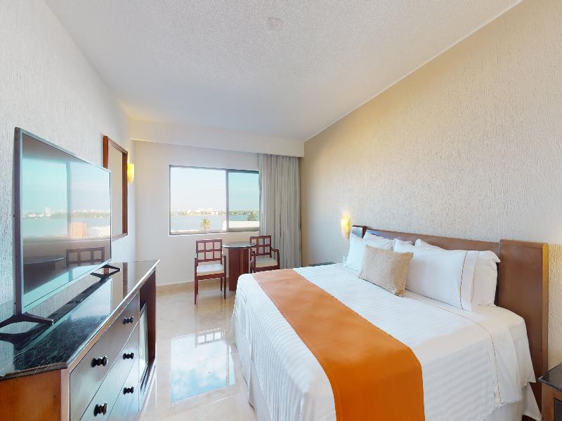 Flamingo Cancun All Inclusive image