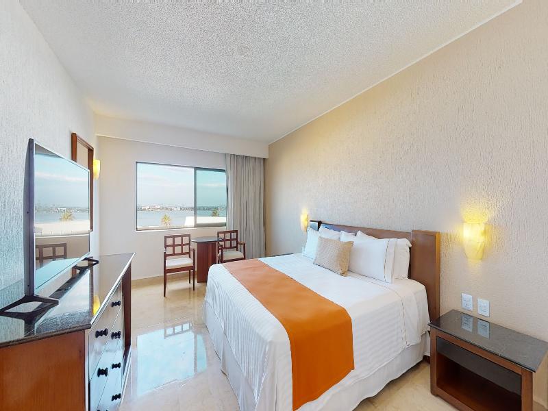 Flamingo Cancun All Inclusive image