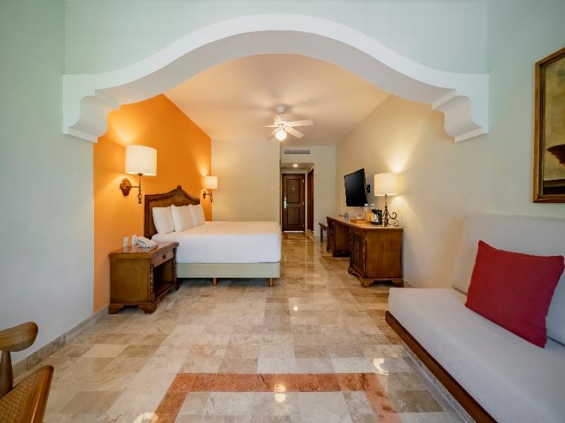 Iberostar Waves Paraiso Beach All Inclusive image