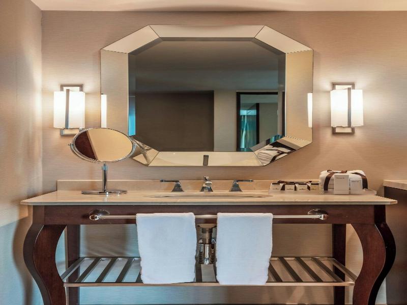 Sheraton Mexico City Maria Isabel Hotel image
