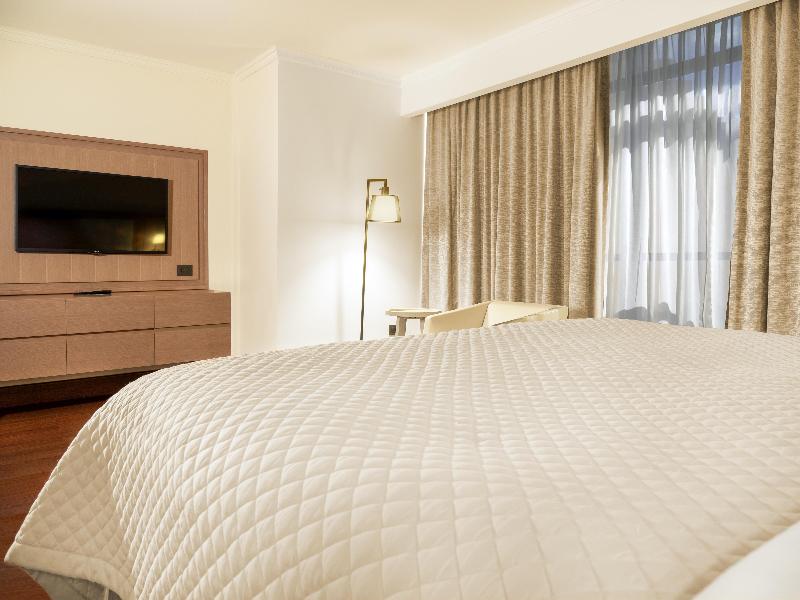 MS Milenium Monterrey, Curio Collection by Hilton image