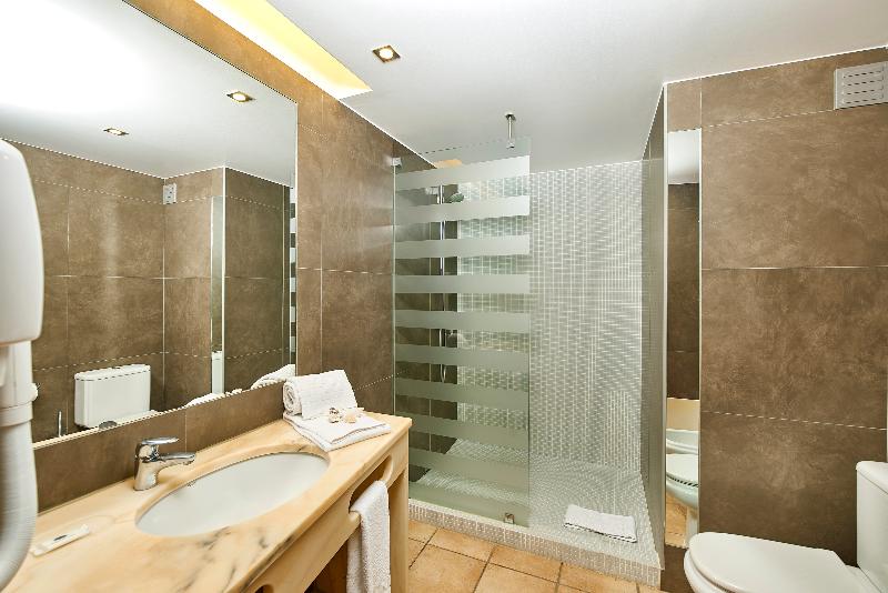 Oceanus Aparthotel image