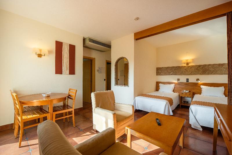 Oceanus Aparthotel image