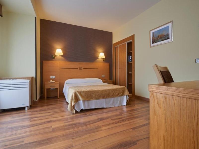Hotel 40 Nudos image