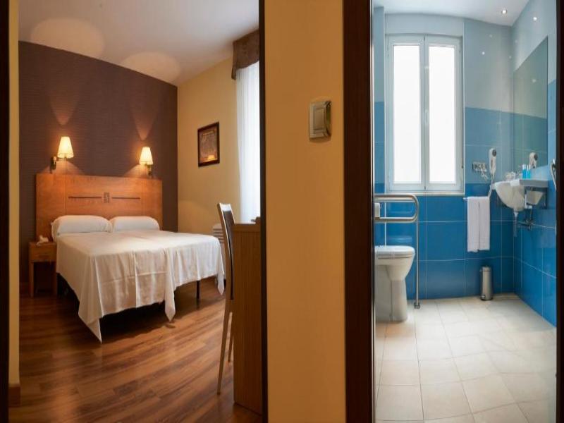 Hotel 40 Nudos image