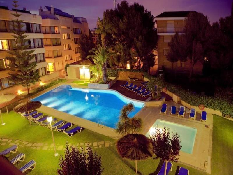 Atenea Park Suites & Apartments image