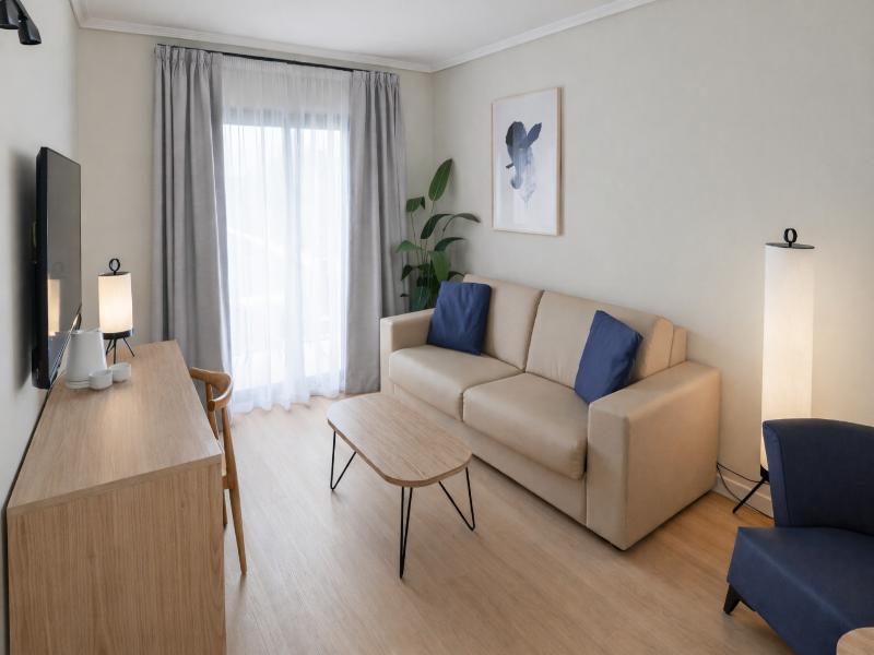 Hotel La Laguna Spa & Golf image
