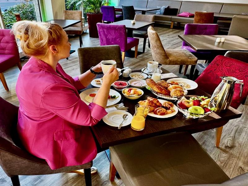 Holiday Inn Dusseldorf-Neuss image