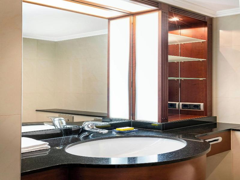 Marriott Hotel Munich image