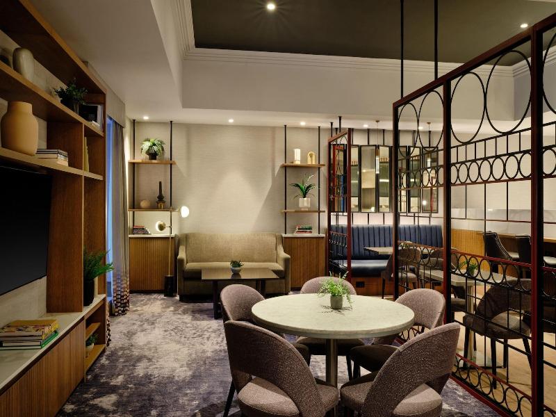 Edinburgh Marriott Hotel Holyrood image
