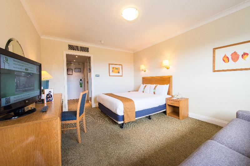 Holiday Inn Edinburgh image