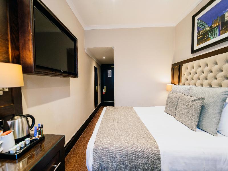The County Hotel and County Aparthotel image