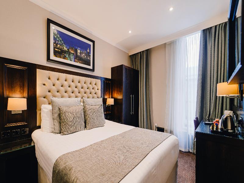 The County Hotel and County Aparthotel image