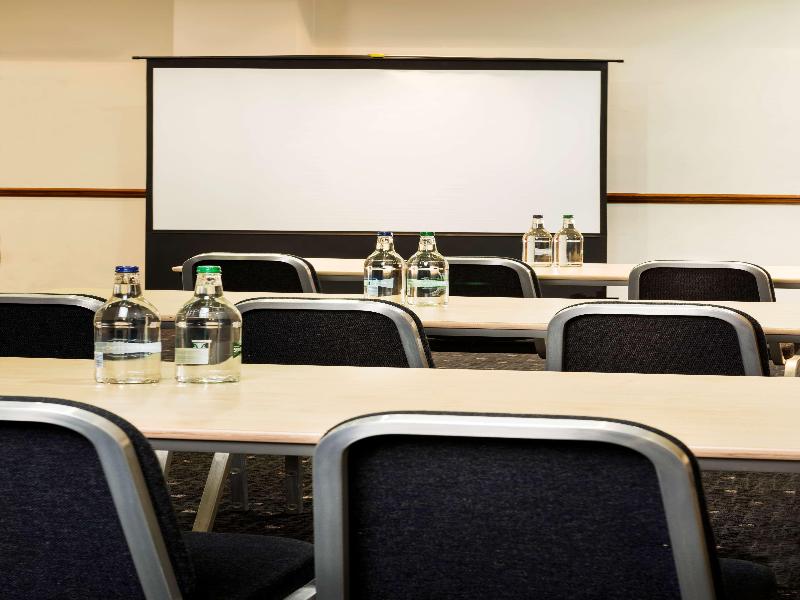 Park Inn Cardiff City Centre image