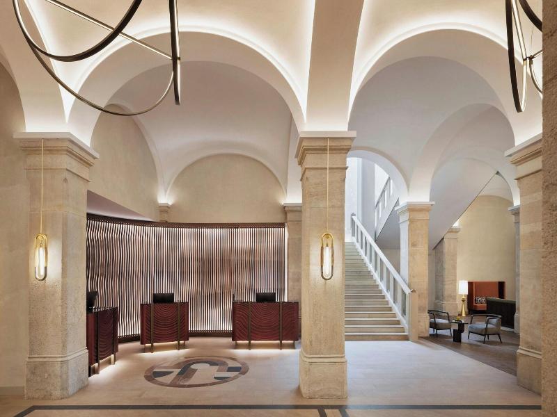 Renaissance Vienna Imperial Riding School image