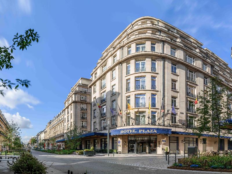 Le Plaza image