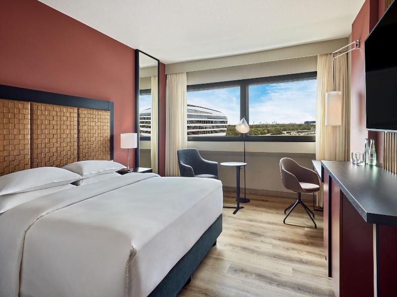 Sheraton Frankfurt Airport Hotel & Conference Cent image