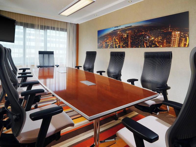 Sheraton Frankfurt Airport Hotel & Conference Cent image