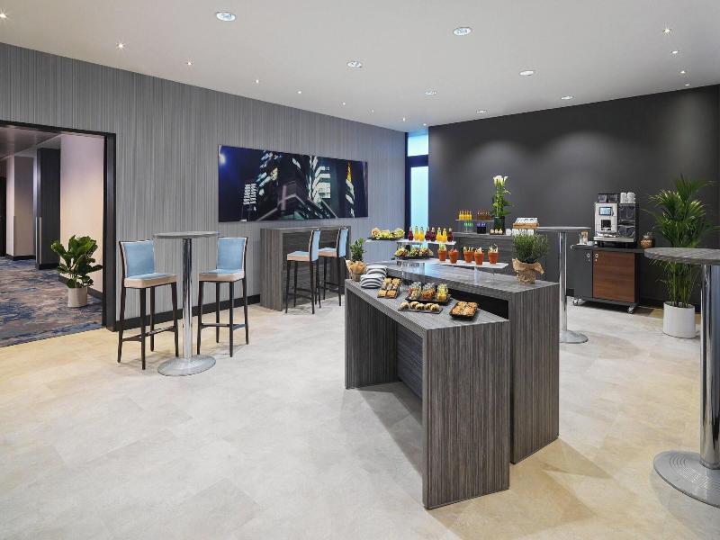 Sheraton Frankfurt Airport Hotel & Conference Cent image