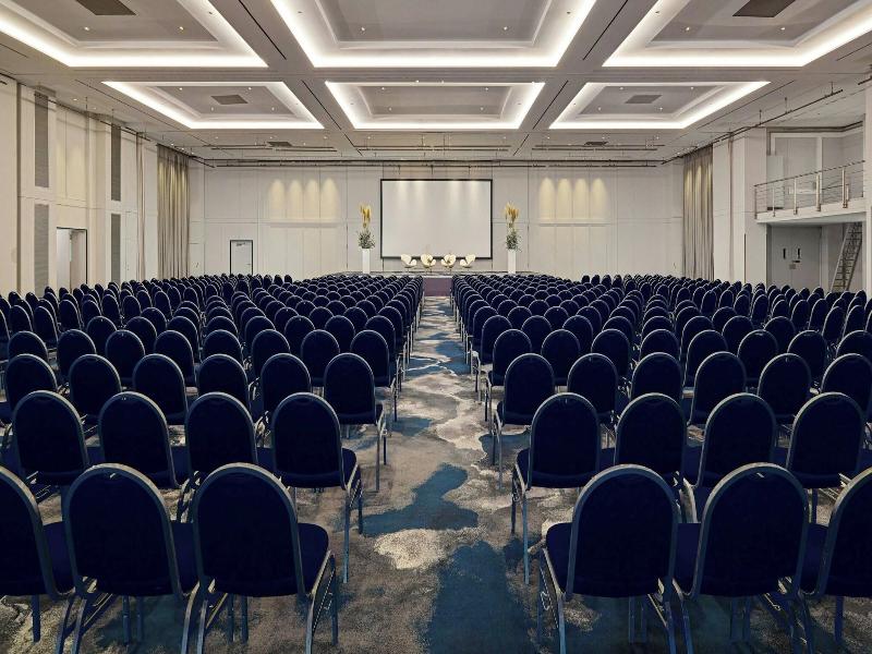 Sheraton Frankfurt Airport Hotel & Conference Cent image