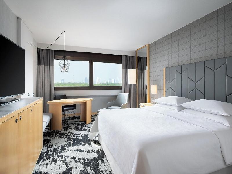 Sheraton Frankfurt Airport Hotel & Conference Cent image
