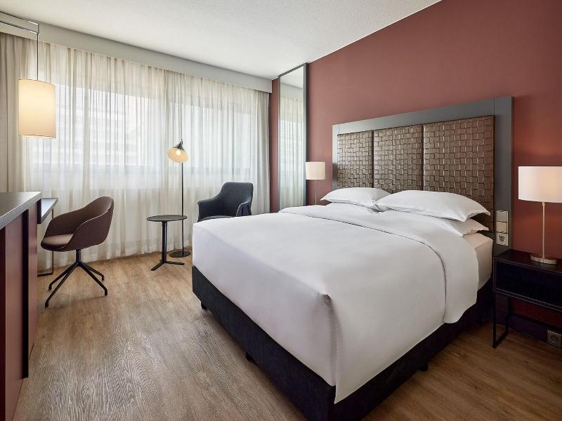 Sheraton Frankfurt Airport Hotel & Conference Cent image