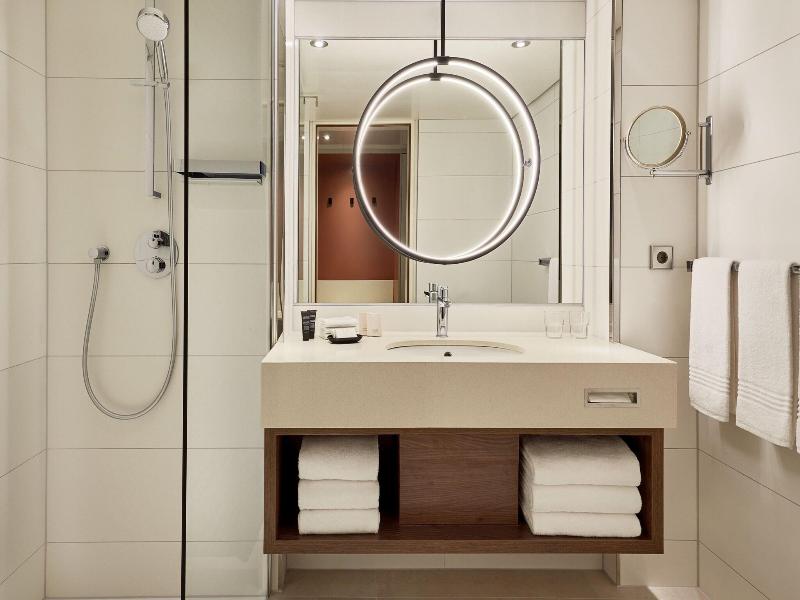 Sheraton Frankfurt Airport Hotel & Conference Cent image