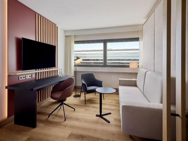 Sheraton Frankfurt Airport Hotel & Conference Cent image