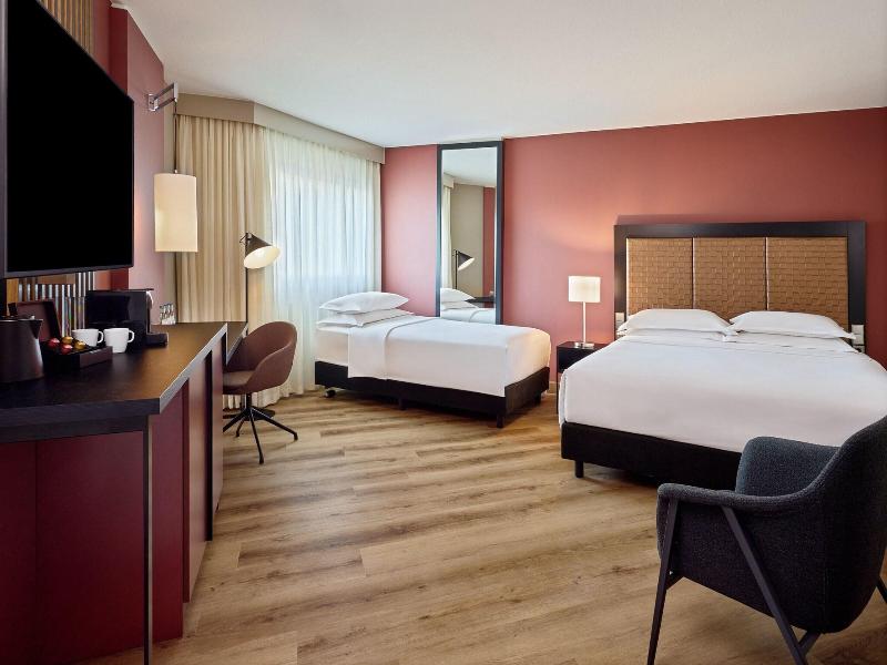 Sheraton Frankfurt Airport Hotel & Conference Cent image