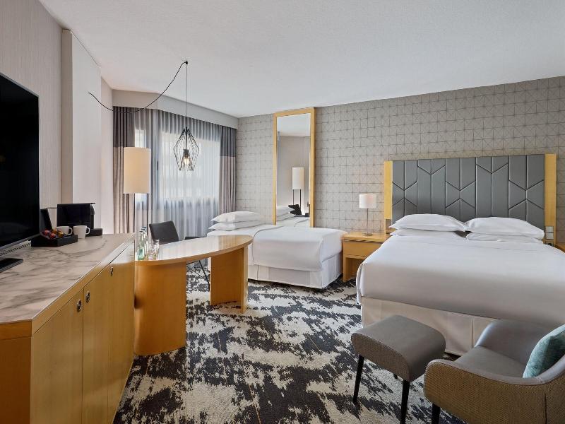 Sheraton Frankfurt Airport Hotel & Conference Cent image