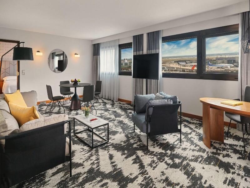 Sheraton Frankfurt Airport Hotel & Conference Cent image