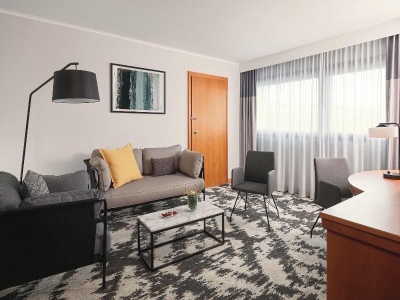 Sheraton Frankfurt Airport Hotel & Conference Cent image