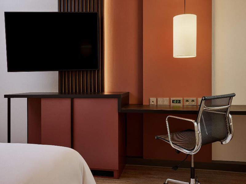 Sheraton Frankfurt Airport Hotel & Conference Cent image