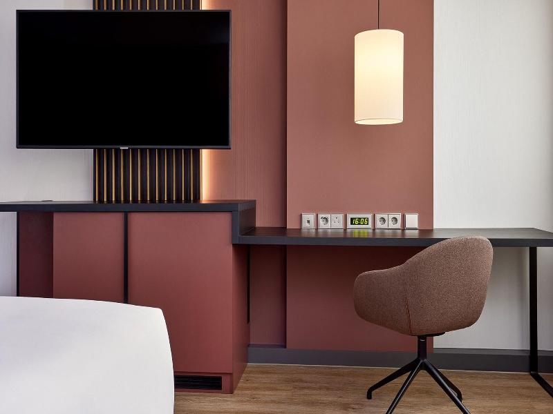 Sheraton Frankfurt Airport Hotel & Conference Cent image