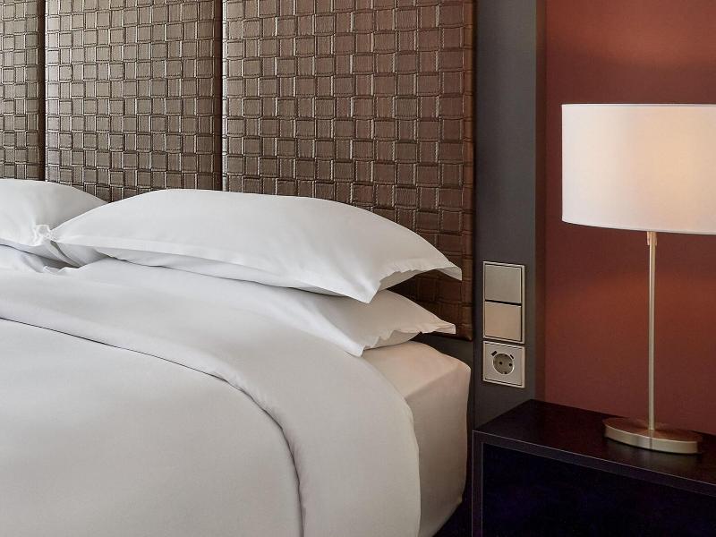 Sheraton Frankfurt Airport Hotel & Conference Cent image
