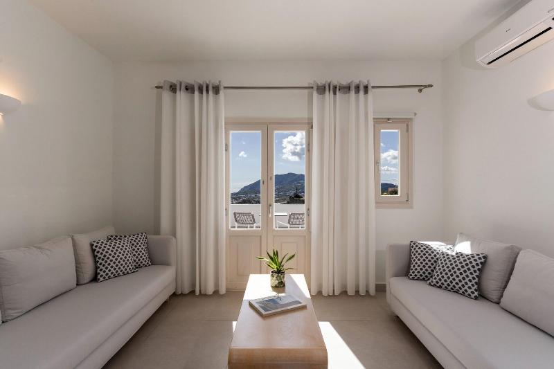 Santorini Palace image