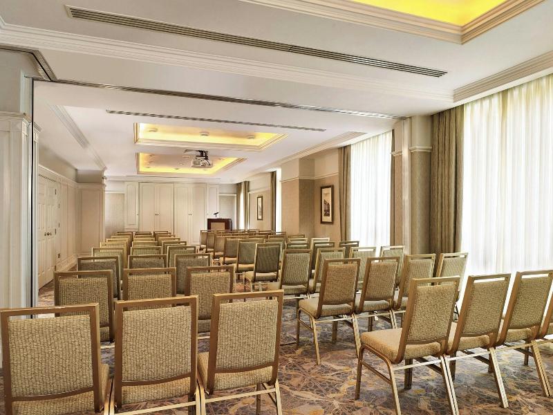 The College Green Hotel Dublin, Autograph image