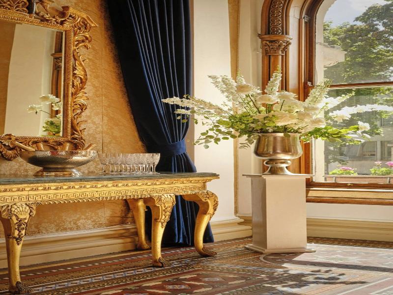The College Green Hotel Dublin, Autograph image