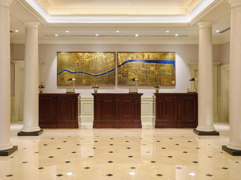 The College Green Hotel Dublin, Autograph image