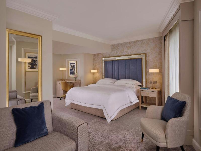 The College Green Hotel Dublin, Autograph image