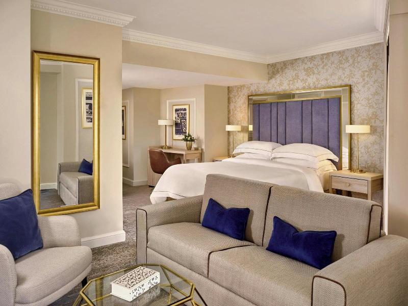 The College Green Hotel Dublin, Autograph image