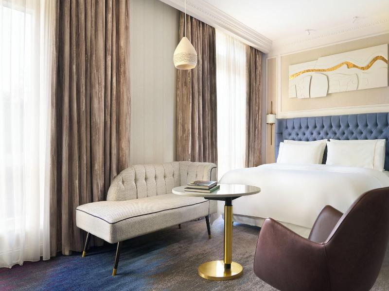 The College Green Hotel Dublin, Autograph image